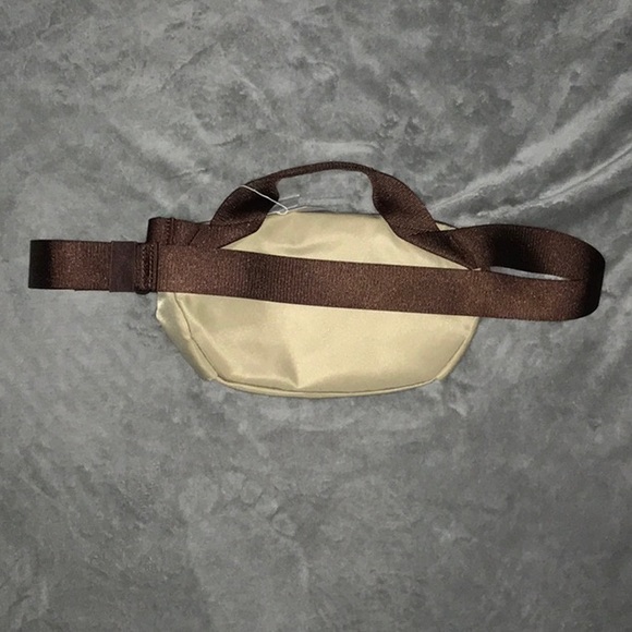 Lululemon belt bag (out of stock in store and online) - Picture 4 of 8